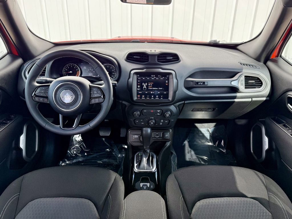 Used 2021 Jeep Renegade Latitude image 31