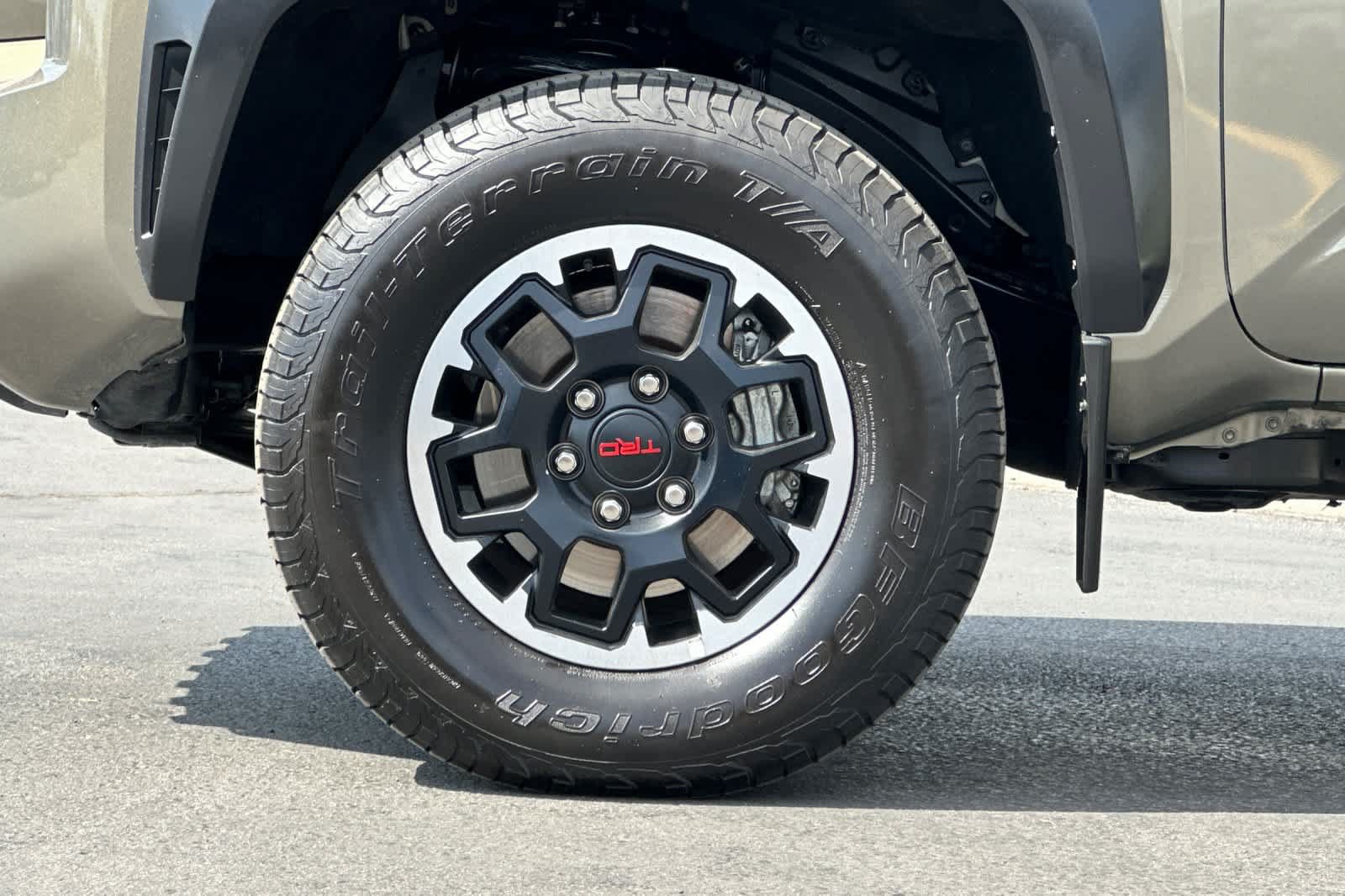 Used 2024 Toyota Tacoma TRD Off-Road w/ TRD Off Road Premium Package AWD/4WD image 25