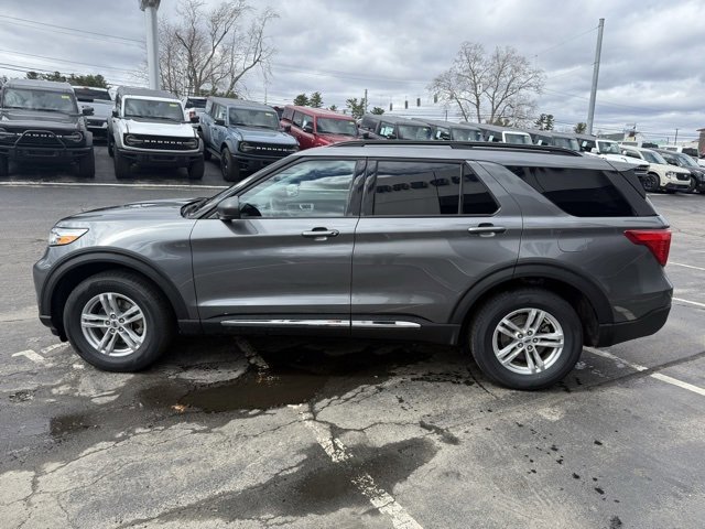 Certified 2024 Ford Explorer XLT w/ Class IV Trailer Tow Package image 2