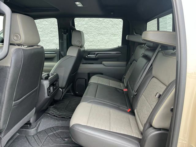 Used 2022 Chevrolet Silverado 1500 ZR2 w/ Technology Package image 9