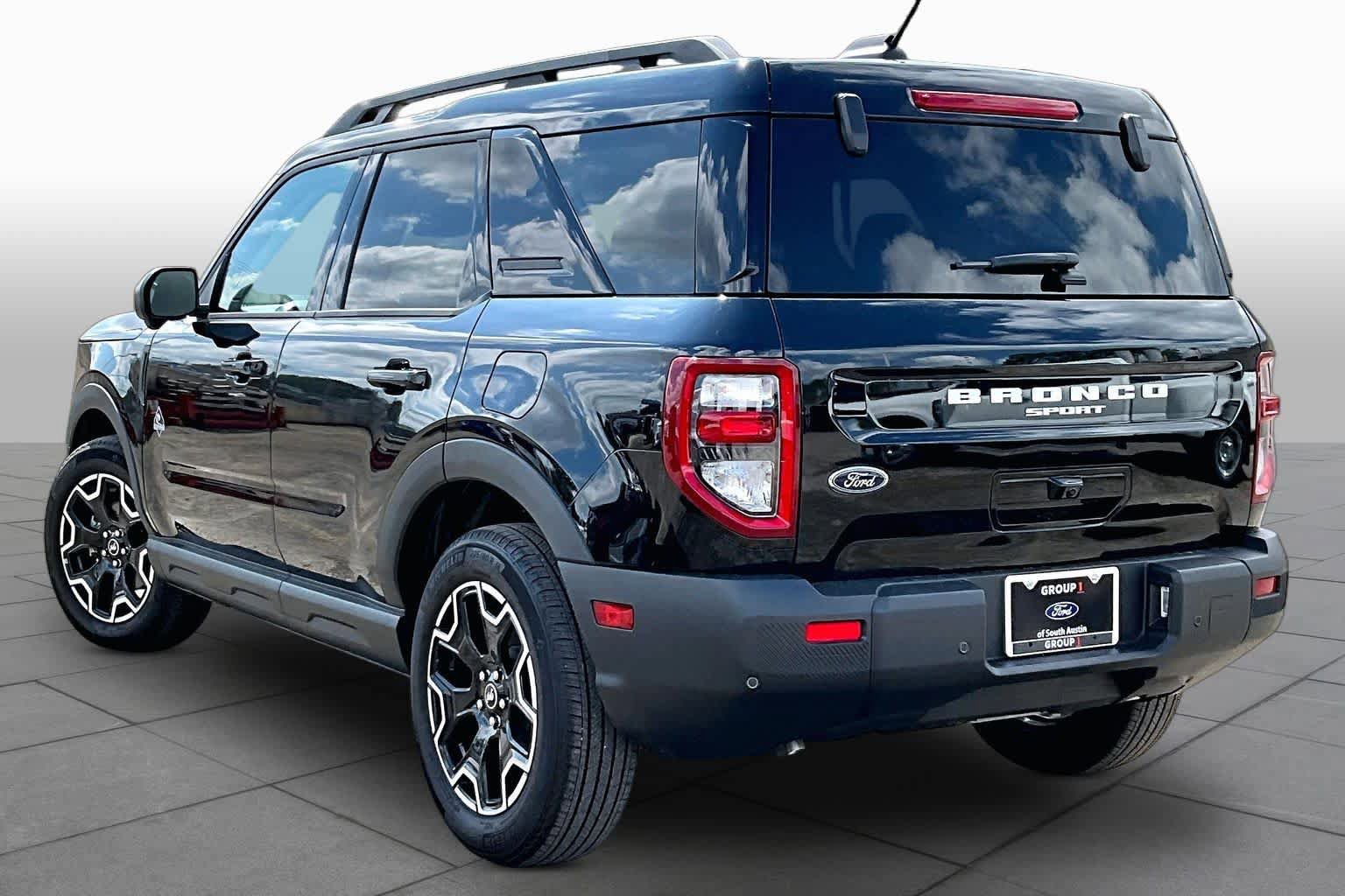 Certified 2025 Ford Bronco Sport Outer Banks w/ Outer Banks Tech Package+ AWD/4WD image 17