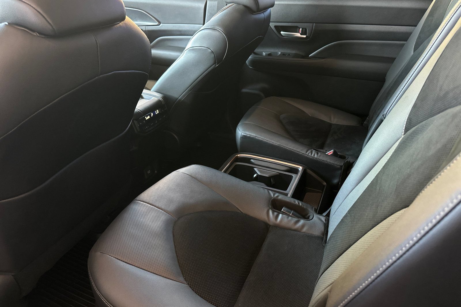 Used 2025 Toyota Grand Highlander AWD Hybrid image 11