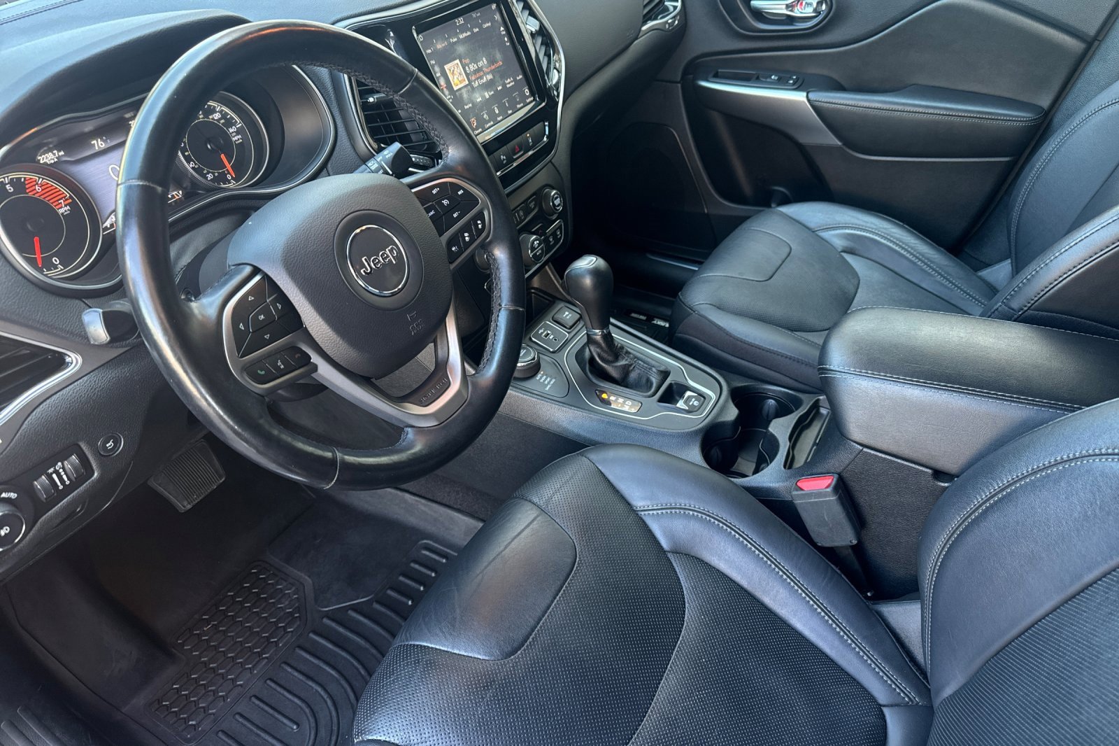 Used 2020 Jeep Cherokee High Altitude image 10