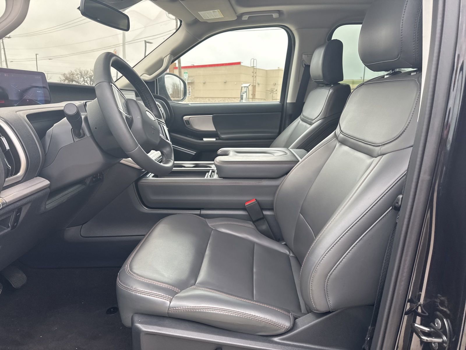 Certified 2025 Ford Expedition Active image 10