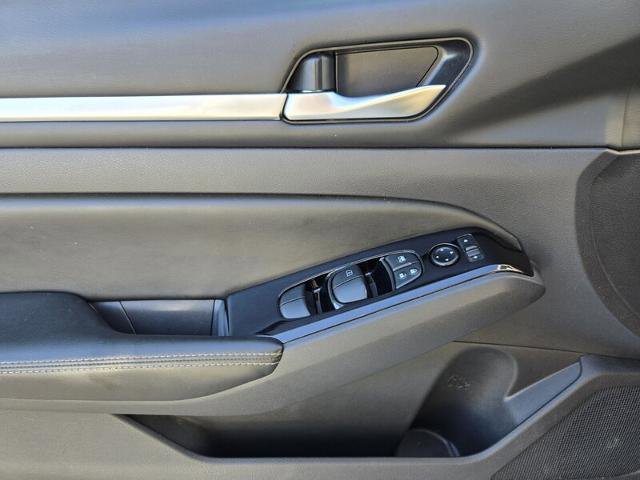 Used 2023 Nissan Altima 2.5 SV AWD/4WD image 31