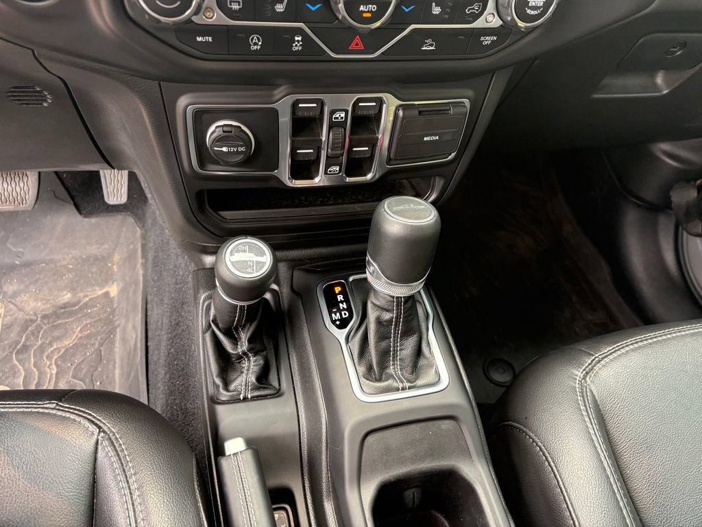 Used 2022 Jeep Gladiator Overland w/ Popular Equipment Package AWD/4WD image 25