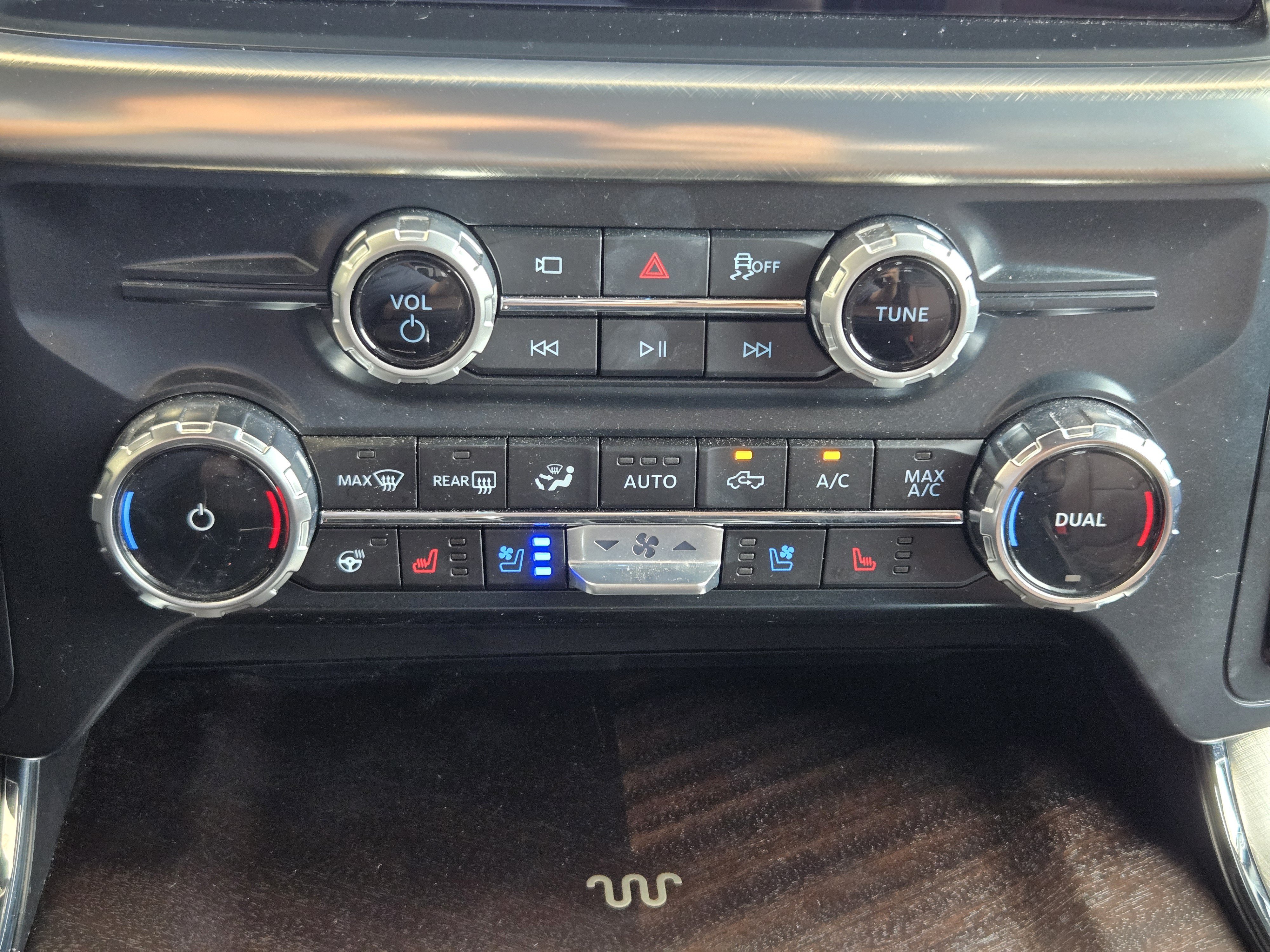 Certified 2025 Ford F150 King Ranch w/ FX4 Off-Road Package AWD/4WD image 14