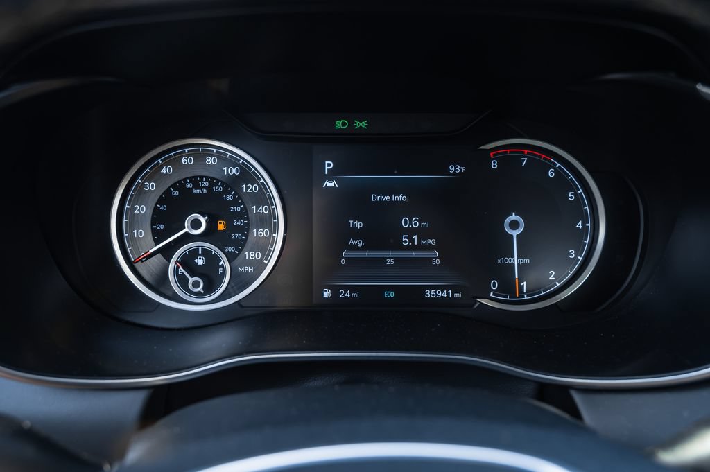 Used 2023 Genesis G70 2.0T AWD/4WD image 22