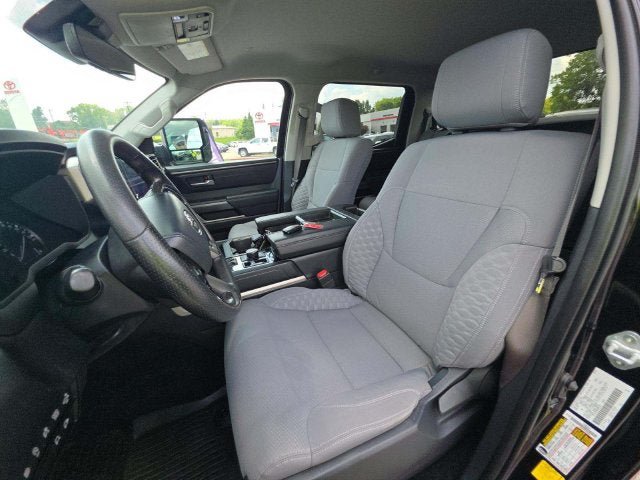 Used 2022 Toyota Tundra SR5 w/ SR5 Convenience Package AWD/4WD image 9