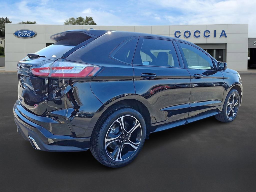 Certified 2023 Ford Edge ST w/ Cargo Accessory Package image 5
