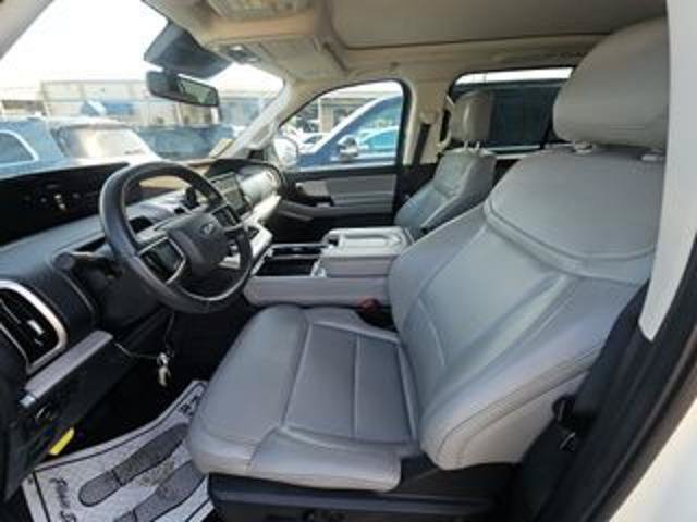 Certified 2025 Ford Expedition Active AWD/4WD image 8