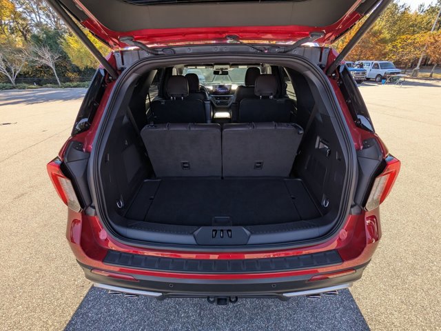 Certified 2025 Ford Explorer Platinum w/ Ultimate Package image 35