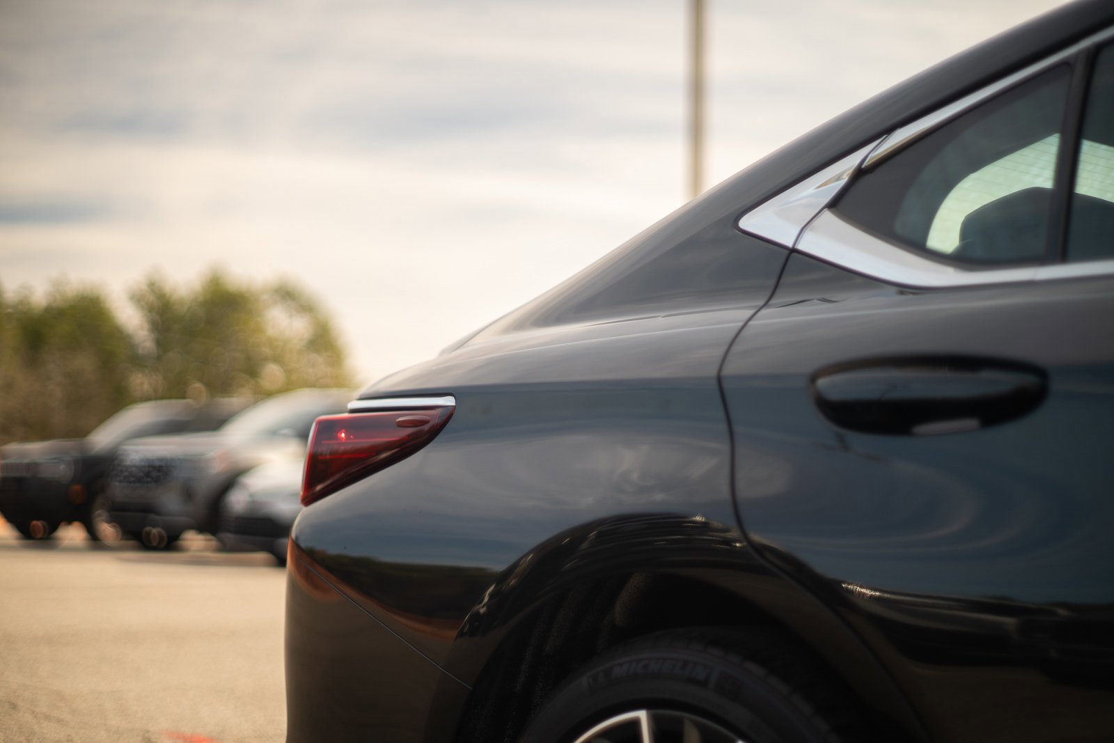 Used 2023 Lexus ES 350 w/ Premium Package image 14