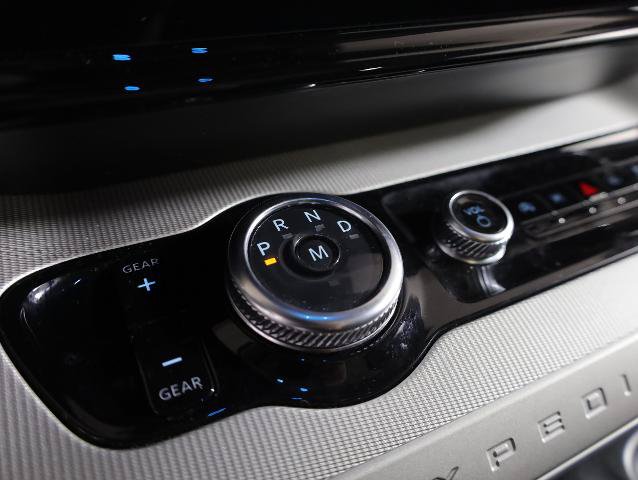 Certified 2025 Ford Expedition Active AWD/4WD image 17