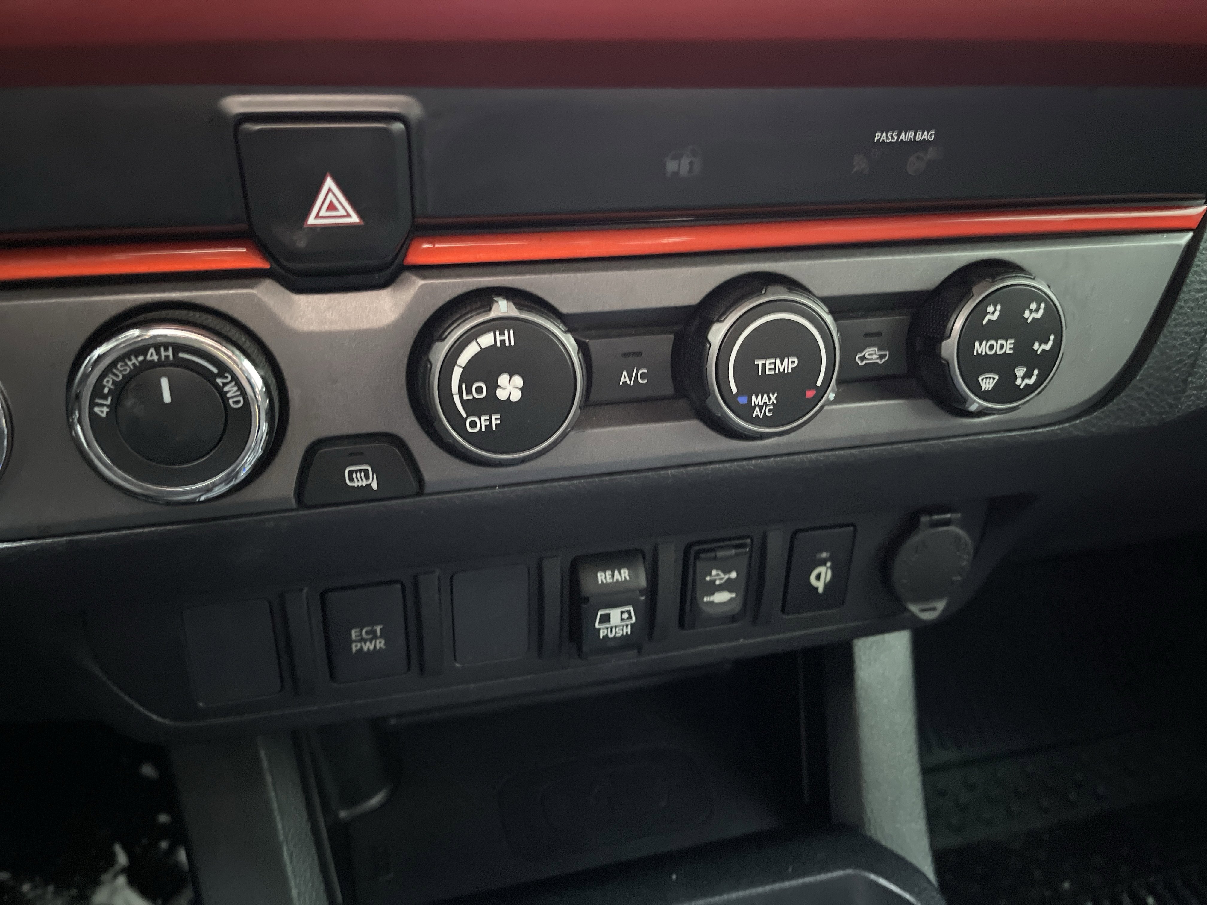Used 2019 Toyota Tacoma TRD Sport image 19