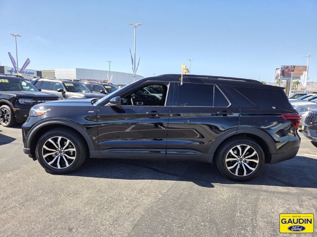 Certified 2023 Ford Explorer ST-Line w/ Class IV Trailer Tow Package RWD image 4