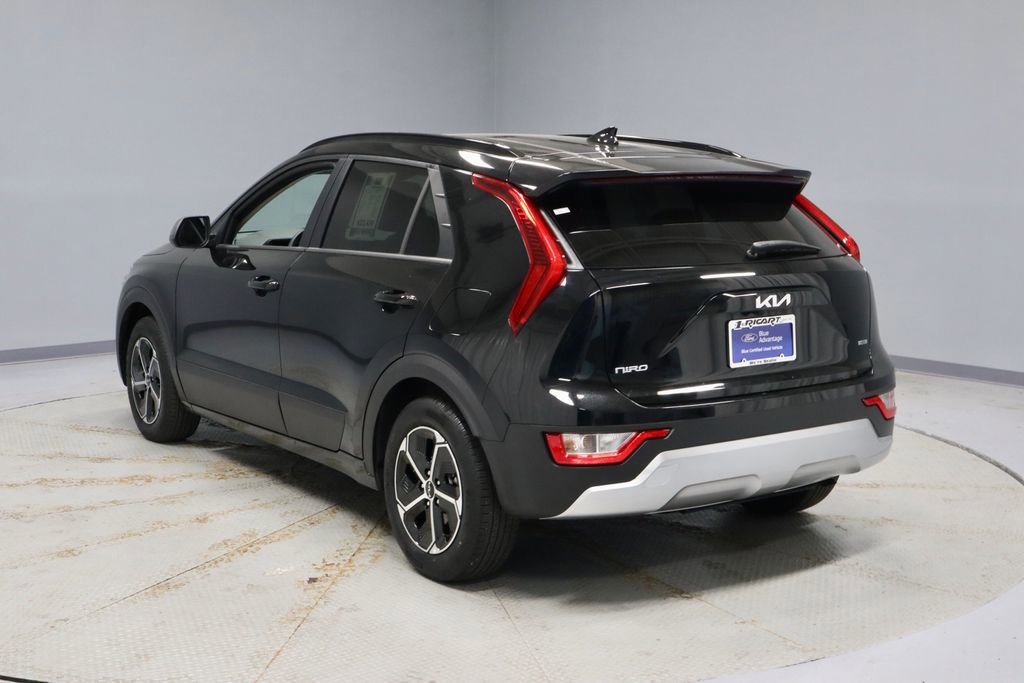 Used 2023 Kia Niro LX FWD image 3