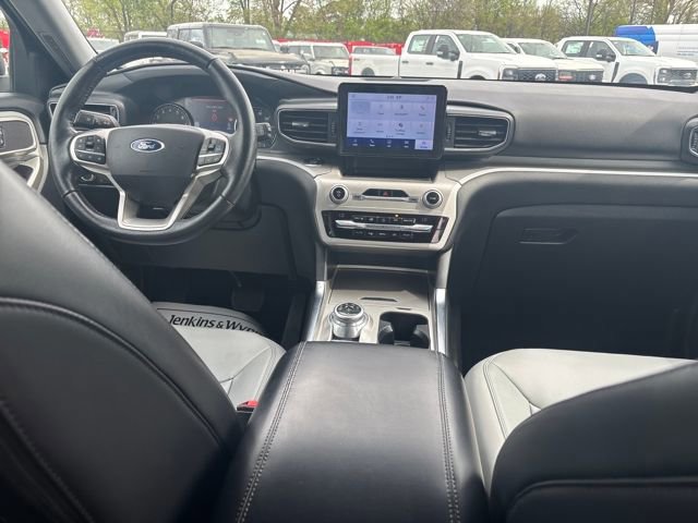 Certified 2021 Ford Explorer XLT w/ Equipment Group 202A image 10