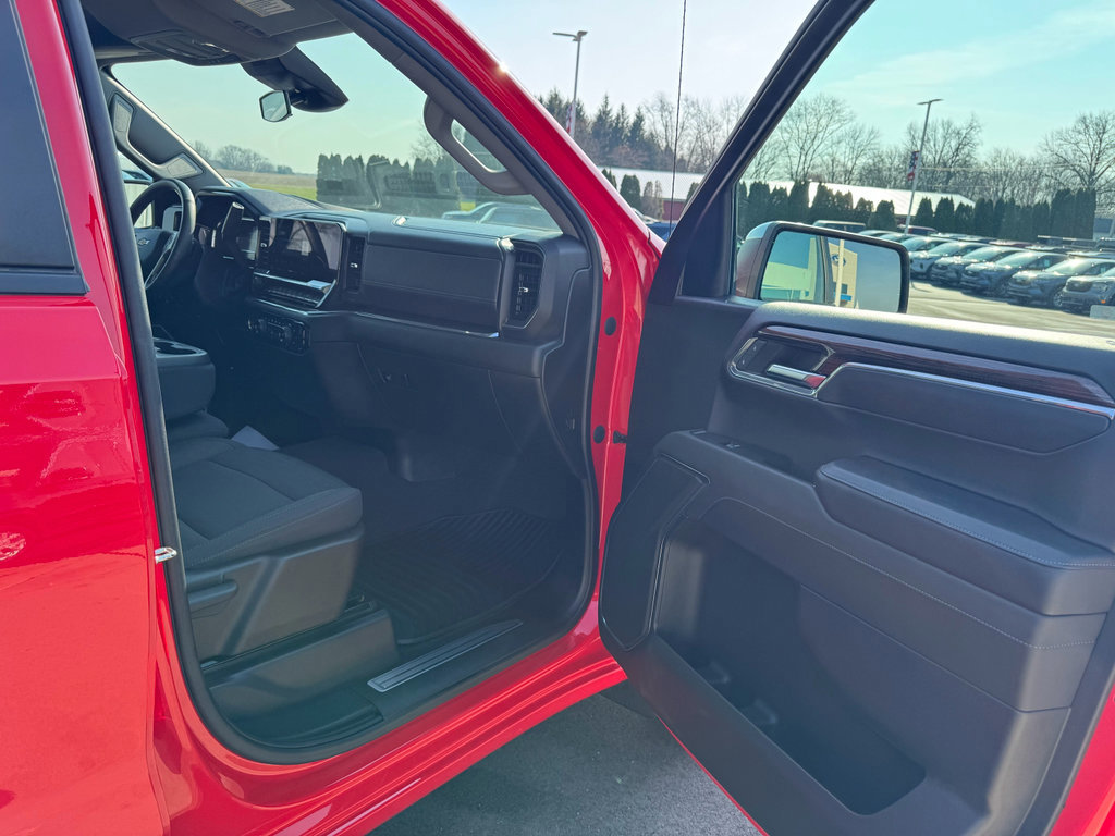 Used 2023 Chevrolet Silverado 1500 LT image 12