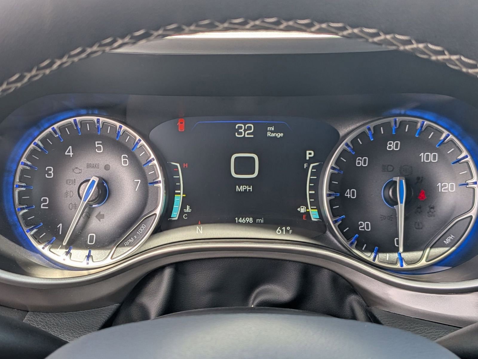 Used 2025 Chrysler Pacifica Select FWD image 17