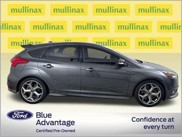Certified 2018 Ford Focus ST FWD image 2