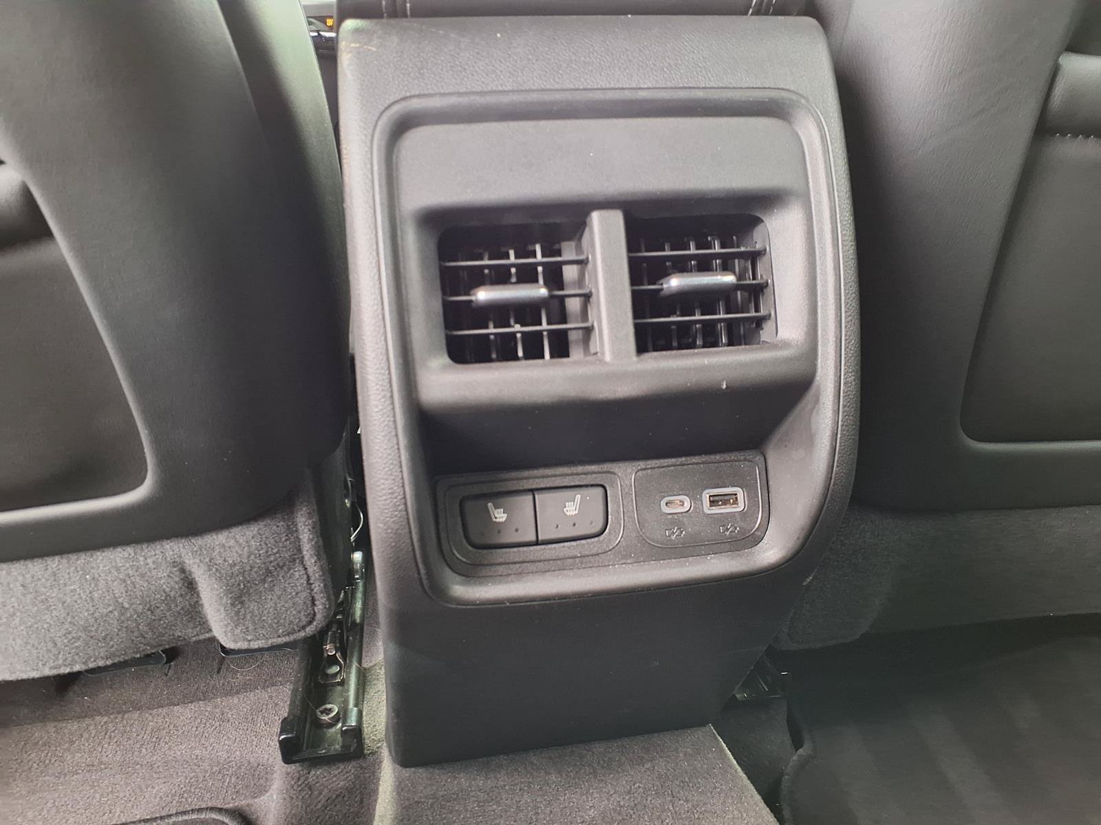 Used 2024 Cadillac XT4 Premium Luxury FWD image 18