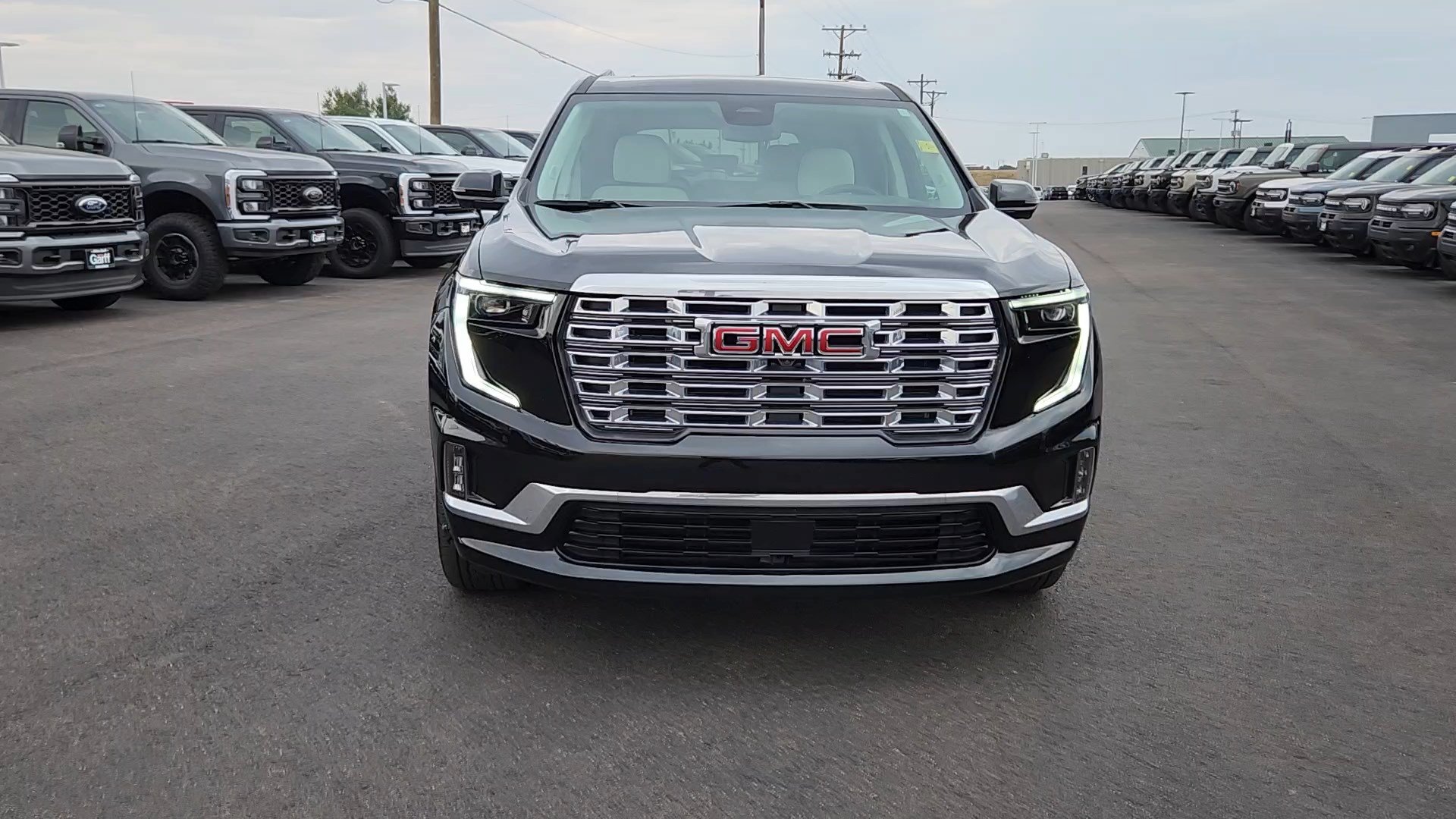 Used 2024 GMC Acadia Denali AWD/4WD image 4