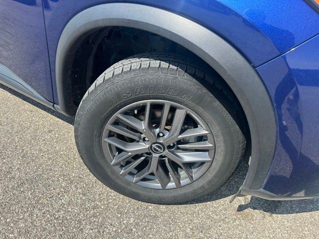 Used 2023 Nissan Rogue S AWD/4WD image 37