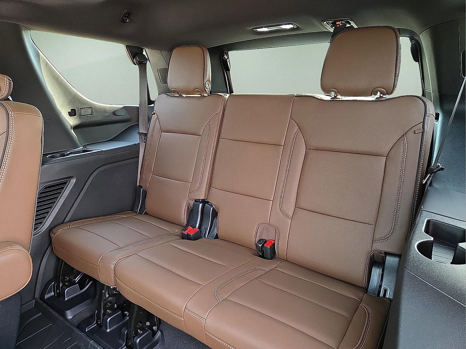 Used 2025 Chevrolet Tahoe High Country AWD/4WD image 10