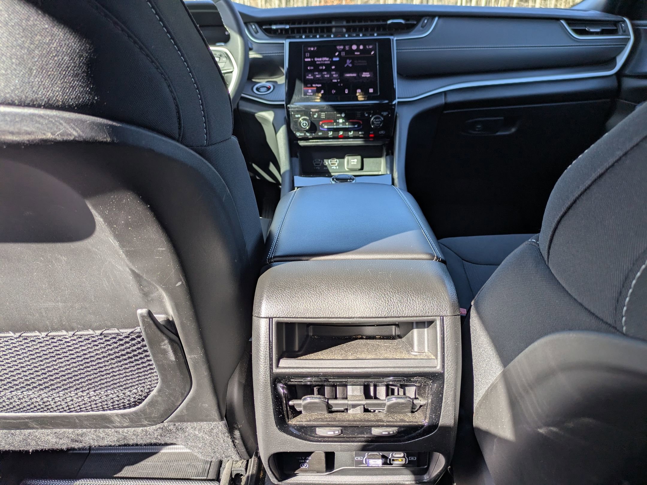 Used 2025 Jeep Grand Cherokee Laredo w/ Luxury Tech Group I image 26