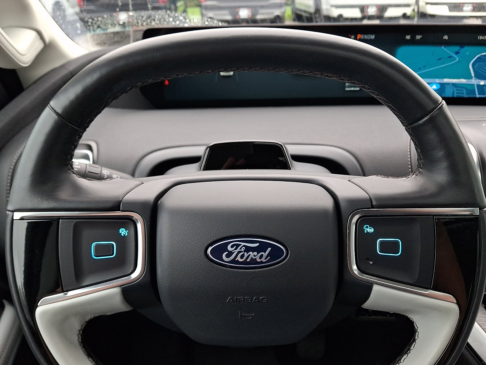 Certified 2025 Ford Expedition Platinum w/ Driver's Package AWD/4WD image 23