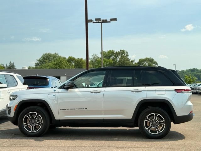 Used 2022 Jeep Grand Cherokee Trailhawk w/ Luxury Tech Group III AWD/4WD image 42