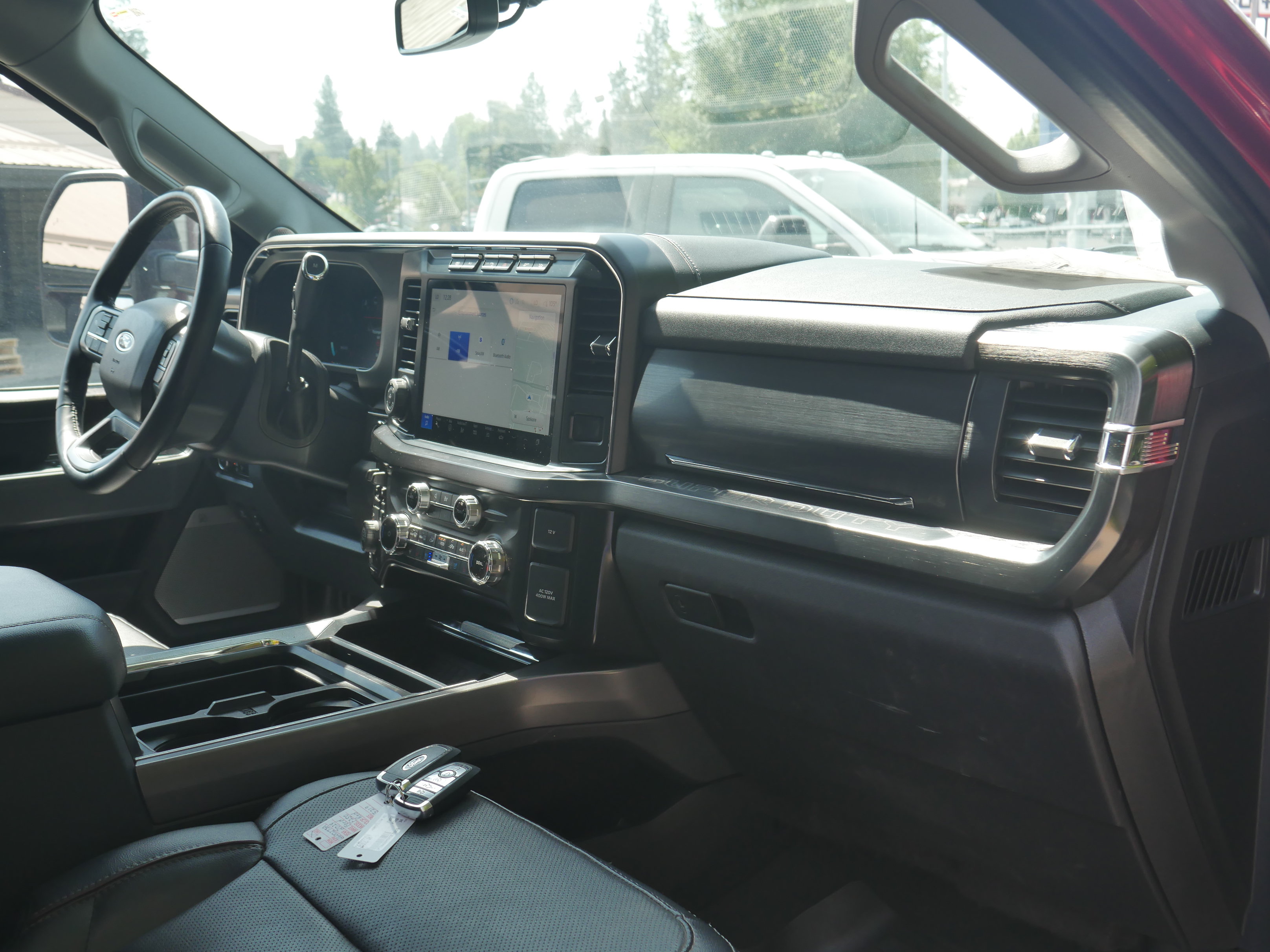 Certified 2024 Ford F250 Lariat w/ Lariat Ultimate Package AWD/4WD image 32