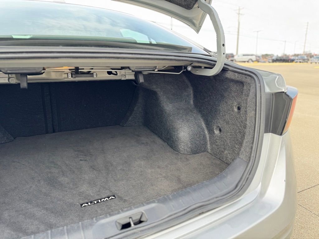 Used 2024 Nissan Altima 2.5 SV FWD image 40