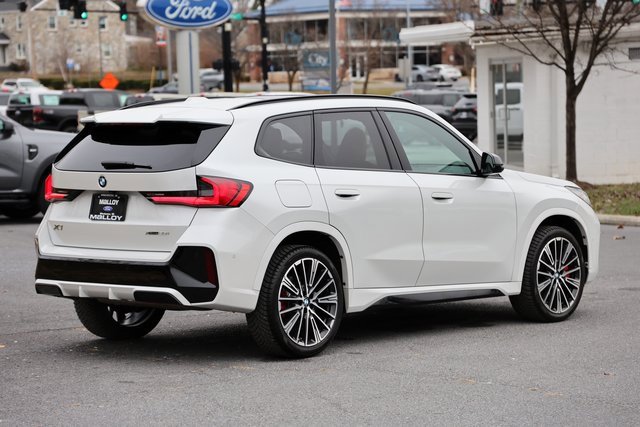 Used 2024 BMW X1 xDrive28i w/ Technology Package image 4