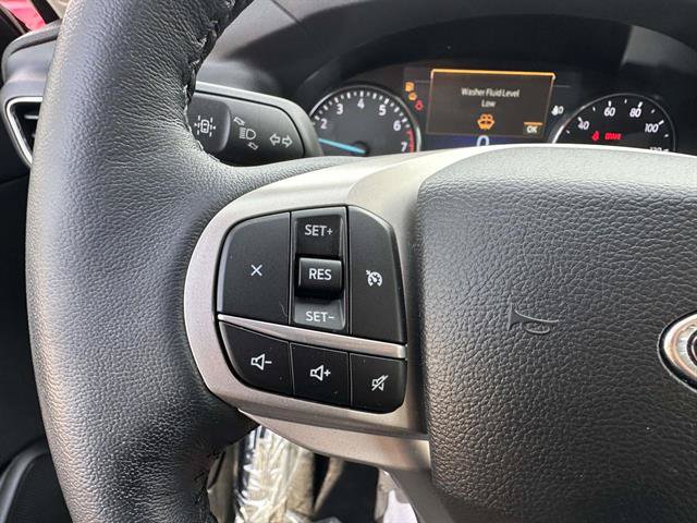 Certified 2022 Ford Explorer XLT w/ Equipment Group 202A AWD/4WD image 27