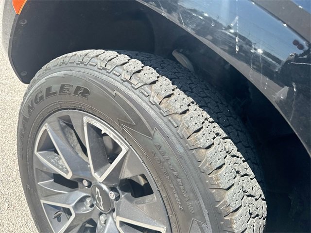 Used 2021 Chevrolet Tahoe Z71 w/ Z71 Signature Package image 38