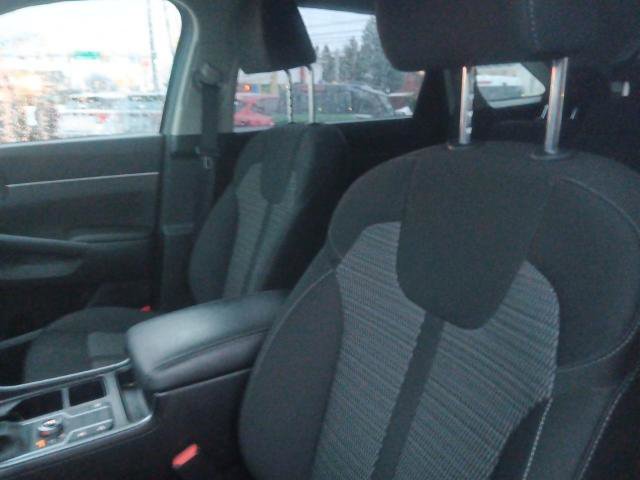 Used 2022 Kia Sorento LX image 26