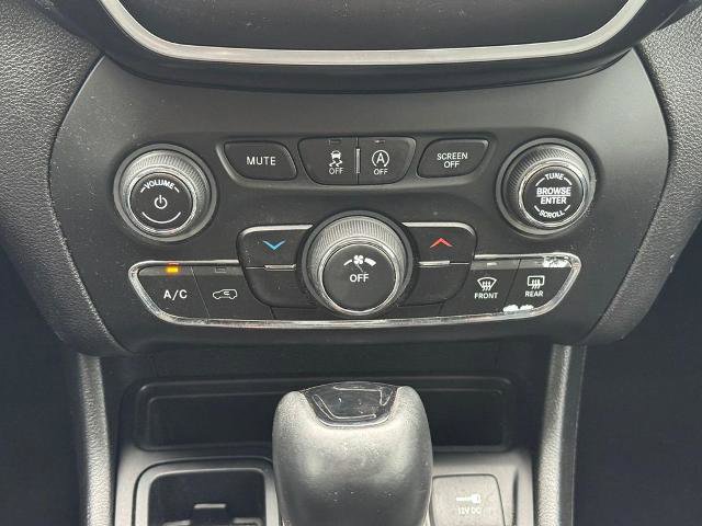 Used 2020 Jeep Cherokee Latitude Plus FWD image 14