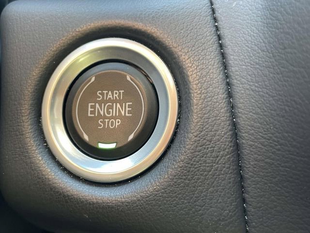 Used 2022 Chevrolet Suburban RST w/ Luxury Package RWD image 29