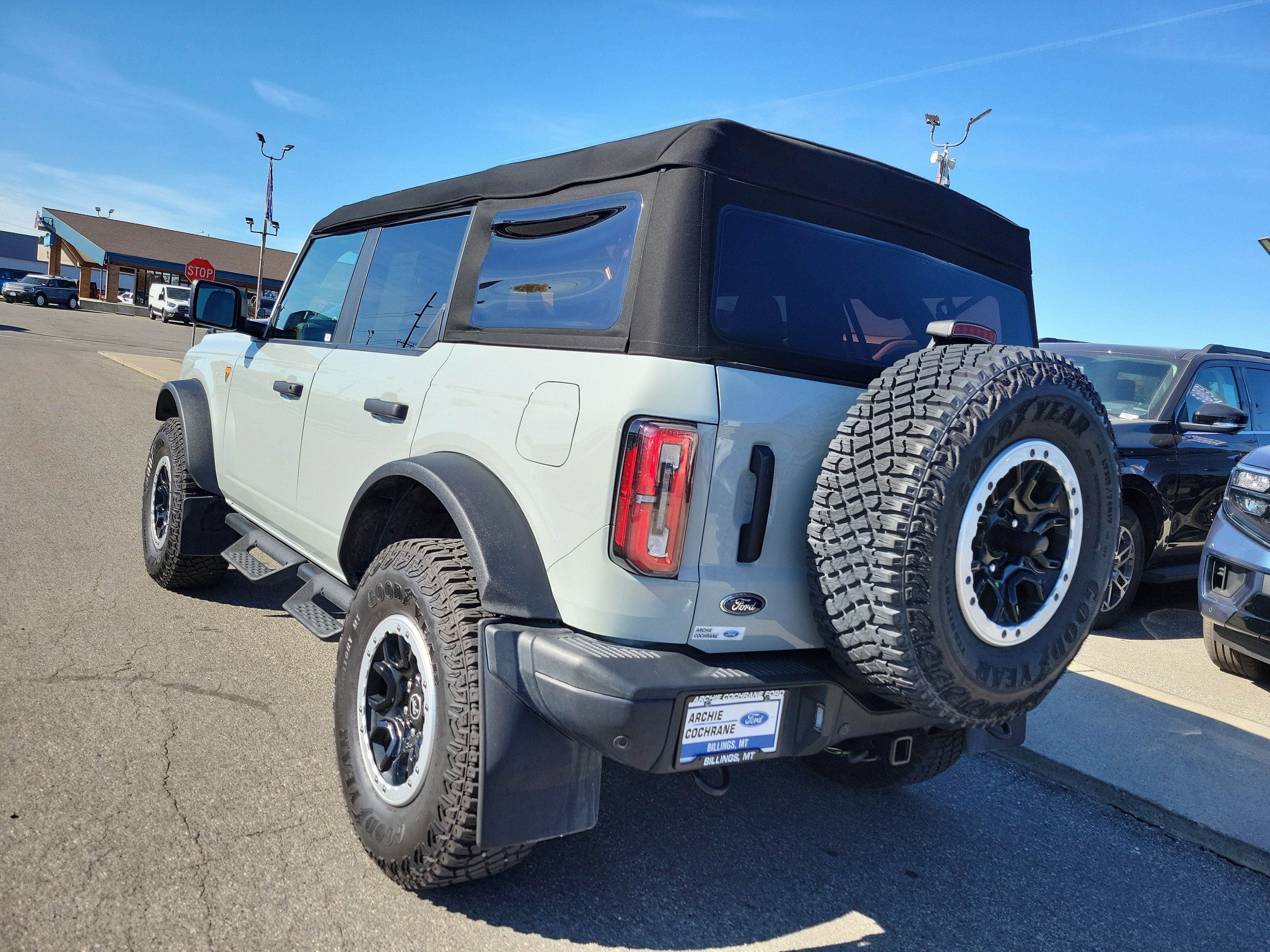 Certified 2024 Ford Bronco Badlands AWD/4WD image 3