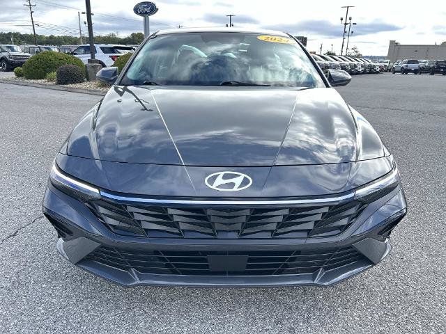 Used 2024 Hyundai Elantra SEL w/ Convenience Package FWD image 9