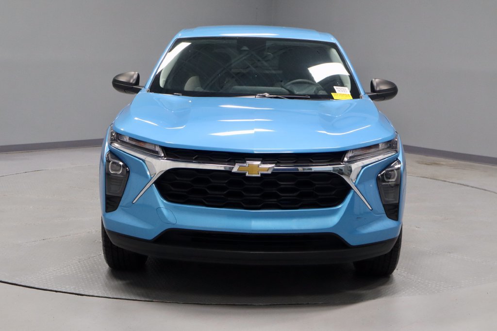 Used 2025 Chevrolet Trax LS FWD image 5