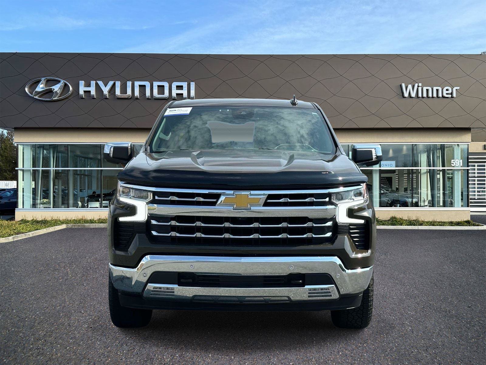 Used 2023 Chevrolet Silverado 1500 LTZ AWD/4WD image 6