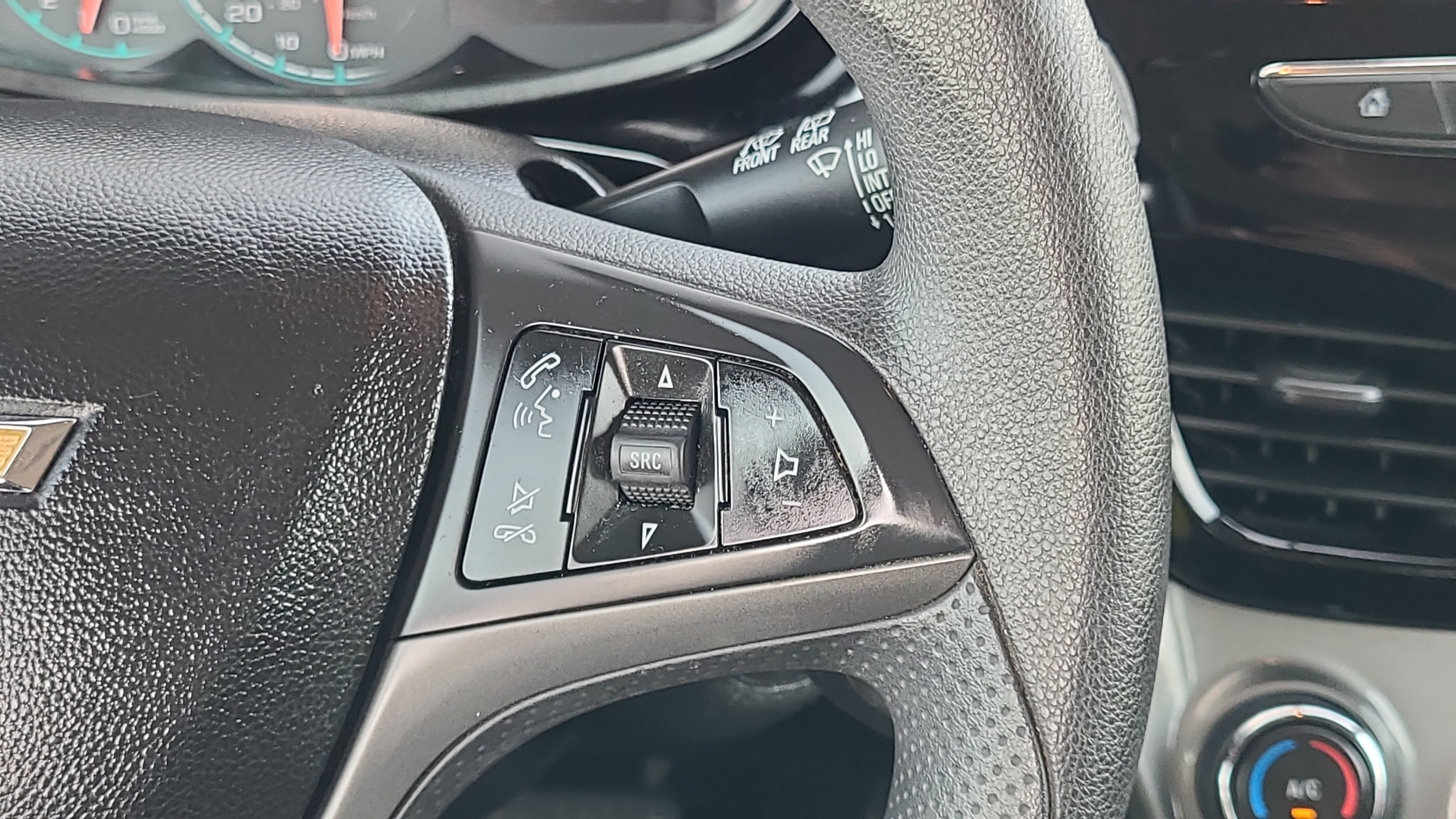 Used 2022 Chevrolet Spark LT FWD image 13