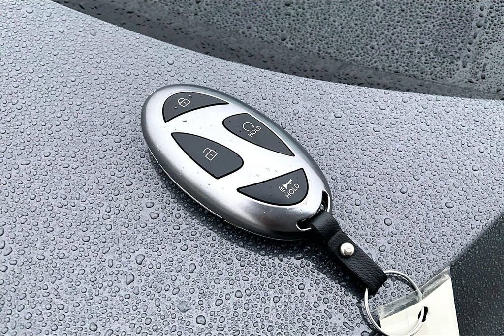 Used 2025 Hyundai Elantra SEL image 12