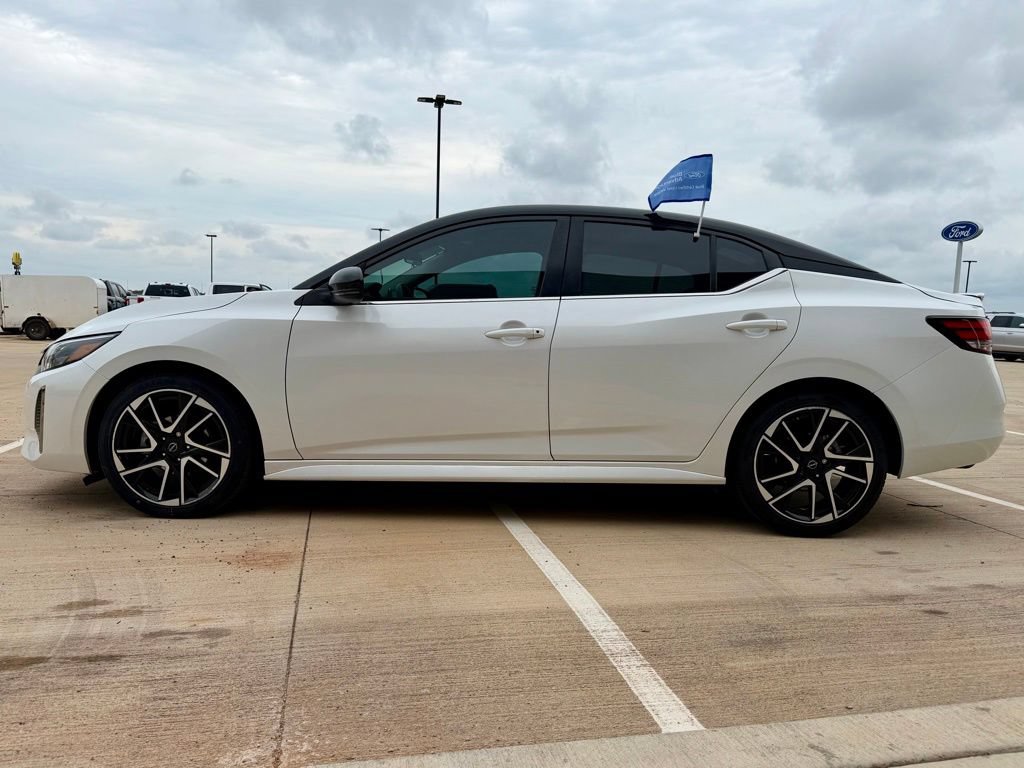 Used 2024 Nissan Sentra SR w/ Trunk Package FWD image 3