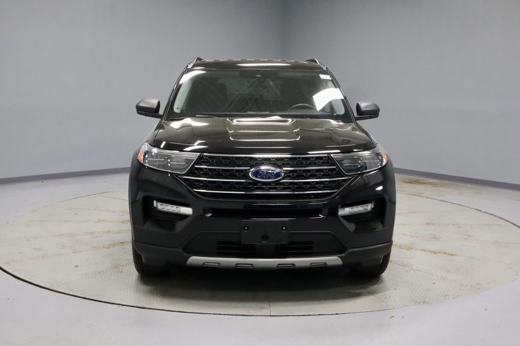 Certified 2022 Ford Explorer XLT w/ Equipment Group 202A AWD/4WD image 8