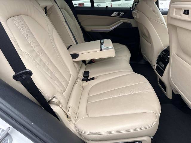 Used 2022 BMW X5 sDrive40i w/ M Sport Package image 12