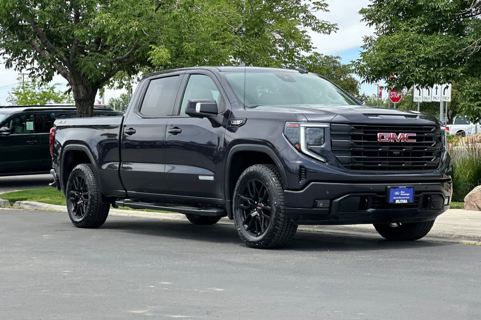 Used 2026 GMC Sierra 1500 Elevation w/ Elevation Premium Package AWD/4WD image 9